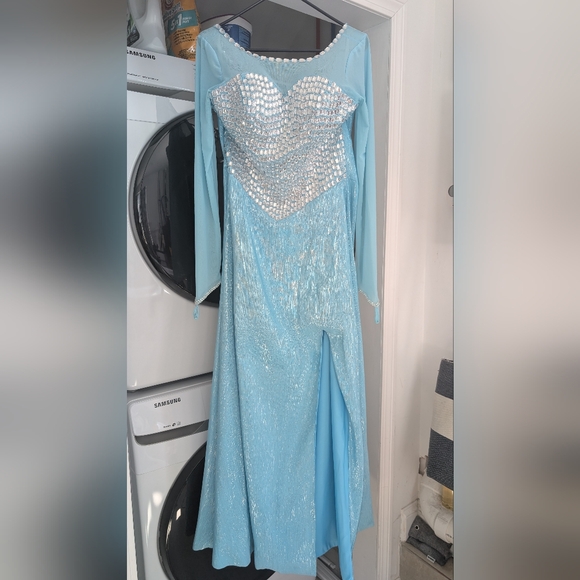 Costume: Handmade Frozen Elsa Gown And Cape, plus Crown with full price offer - Picture 3 of 17